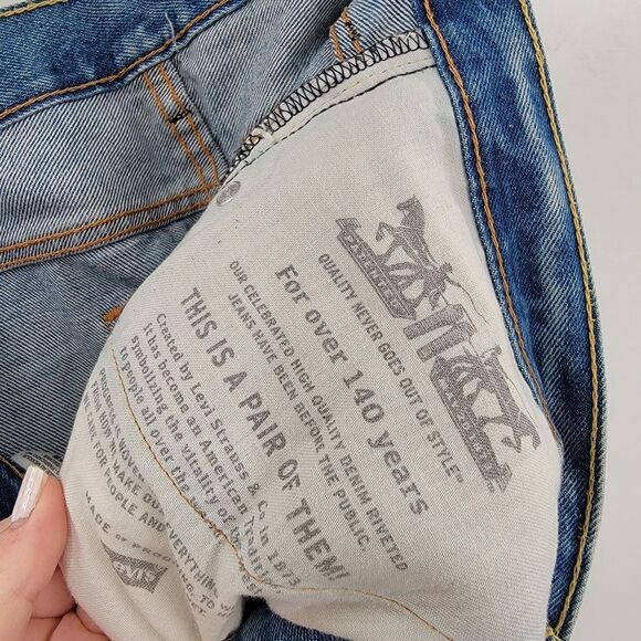 Levi's Jean Shorts Women's 34 Boho Distressed Raw Hem Long Dad Denim Bermuda - Picture 15 of 16